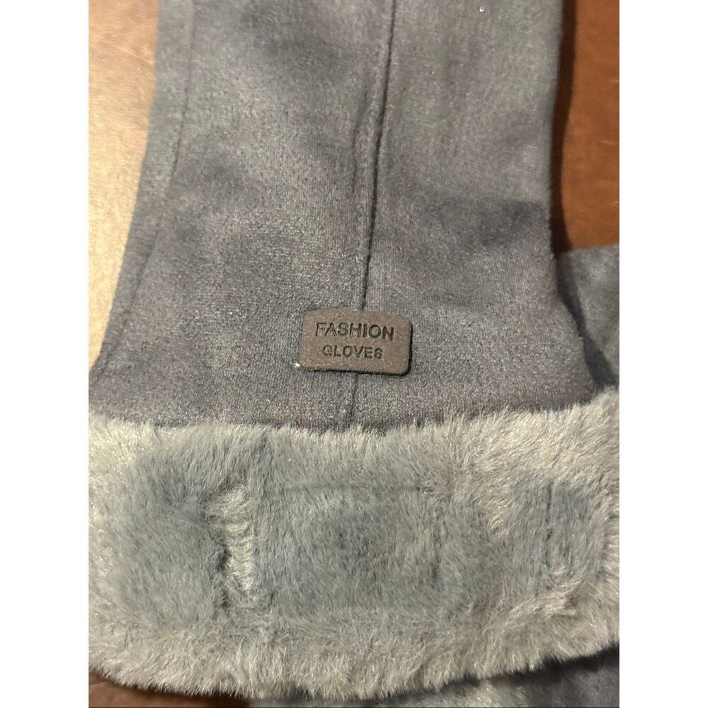Grey Warm Winter Touchscreen Gloves - Faux Suede - Picture 5 of 6